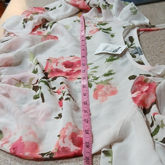 Charlotte Russe Pink Floral Ruffle Blouse - Picture 3 of 6